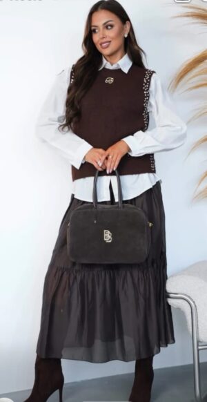 White shirt with brown BIBIONE sweater