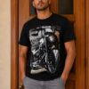  MEN'S GRAPHIC T-SHIRT – LIVE IN THE MOMENT